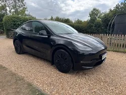 Black Used 2022 Tesla Model Y Long Range SUV | £24,450 (Good price)