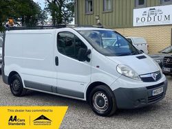 White Used 2014 Vauxhall Vivaro Van | £5,490 (Fair price)
