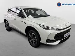 White New 2025 MG HS Trophy SUV | £22,999 (Fair price)