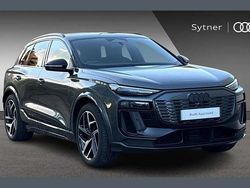 Grey Used 2025 Audi Q6 e-tron Advanced SUV | £56,000 (Super price)