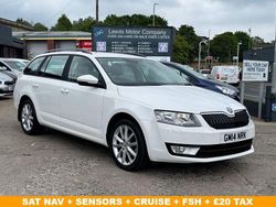 White Used 2014 Skoda Octavia Elegance Estate | £8,795 (Fair price)
