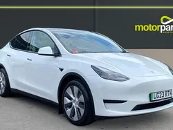 White Used 2023 Tesla Model Y SUV | £24,750 (Fair price)