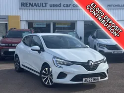 White Used 2022 Renault Clio V Iconic Hatchback | £10,295