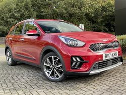 Runway red Used 2021 Kia Niro 3 SUV | £20,549 (A bit pricey)
