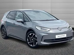 Moonstone grey with black roof Used 2025 VW ID.3 Pro Hatchback | £26,250