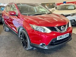 Red Used 2014 Nissan Qashqai S SUV | £6,650 (A bit pricey)