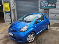 Blue Used 2010 Toyota Aygo Hatchback | £1,799 (Fair price)