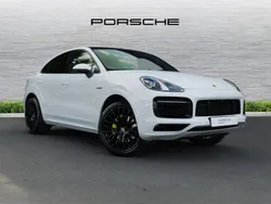 Carrara white metallic Used 2023 Porsche Cayenne Platinum Edition SUV | £65,990 (Super price)