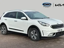 Clear white Used 2018 Kia Niro 2 SUV | £11,495 (Fair price)