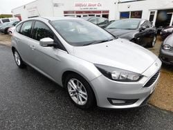 Silver Used 2015 Ford Focus Zetec Hatchback | £4,995 (Good price)
