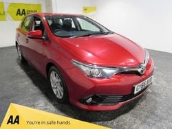 Red Used 2016 Toyota Auris Business Edition Hatchback | £8,000 (Fair price)