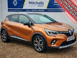 Desert orange with black roof Used 2021 Renault Captur Version S SUV | £13,495 (Fair price)