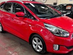 Red Used 2015 Kia Carens 2 MPV | £4,995 (Fair price)