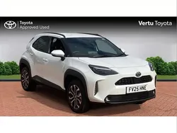 White Used 2025 Toyota Yaris Cross Design SUV | £25,322 (Fair price)