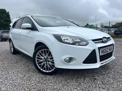 White Used 2013 Ford Focus Zetec Estate | £3,495 (Fair price)