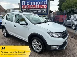 White Used 2014 Dacia Sandero Lauréate Hatchback | £2,995 (Fair price)
