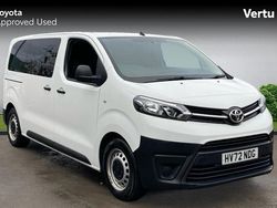 White Used 2022 Toyota Proace Verso Estate | £19,990 (Fair price)