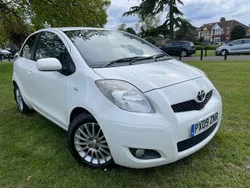 White Used 2009 Toyota Yaris SR Hatchback | £1,890 (Fair price)