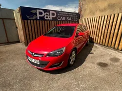 Red Used 2013 Vauxhall Astra SRi Hatchback | £2,995 (Fair price)