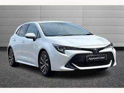Pure white Used 2022 Toyota Corolla Design Hatchback | £18,195 (Fair price)