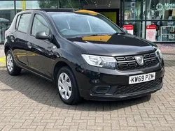Pearl black Used 2019 Dacia Sandero Essentiel Hatchback | £5,295 (Fair price)