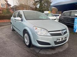 Green Used 2009 Vauxhall Astra Hatchback | £2,395 (Good price)