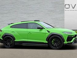 Green Used 2022 Lamborghini Urus SUV | £169,990 (A bit pricey)