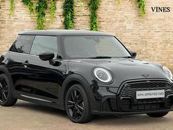Black Used 2023 Mini Cooper Hatch Hatchback | £21,885 (Fair price)