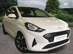 White Used 2023 Hyundai i10 Advanced Hatchback | £14,195 (Fair price)