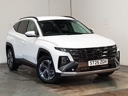 Special solid atlas white New 2025 Hyundai Tucson Advanced SUV | £26,498 (Super price)