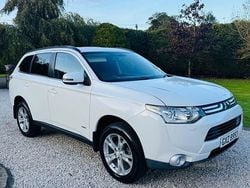White Used 2013 Mitsubishi Outlander SUV | £5,495 (Fair price)
