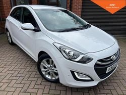 White Used 2013 Hyundai i30 Style Hatchback | £3,490 (Fair price)