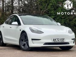 White Used 2022 Tesla Model 3 RWD Sedan | £14,990 (Fair price)