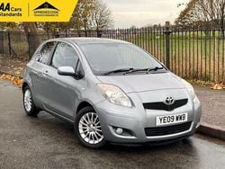 Silver Used 2009 Toyota Yaris SR Hatchback | £3,495 (Fair price)