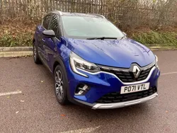 Blue/black Used 2021 Renault Captur Version S SUV | £15,495 (Fair price)