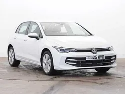White New 2025 VW Golf VIII Style Hatchback | £29,444 (Fair price)