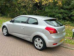 Silver Used 2010 Kia ProCeed 2 Hatchback | £1,850