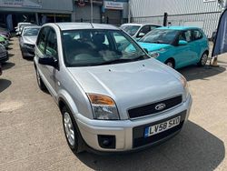 Silver Used 2009 Ford Fusion Zetec Hatchback | £4,699