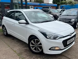 White Used 2015 Hyundai i20 SE Hatchback | £6,980 (Fair price)