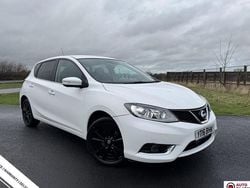 White Used 2016 Nissan Pulsar Tekna Hatchback | £6,790 (Fair price)
