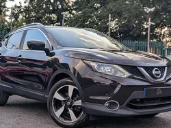 Black Used 2016 Nissan Qashqai N-Connecta SUV | £8,988 (Good price)