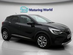 Black Used 2020 Renault Captur Iconic SUV | £10,698 (Fair price)