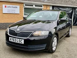 Black Used 2013 Skoda Rapid SE Hatchback | £5,499 (Fair price)
