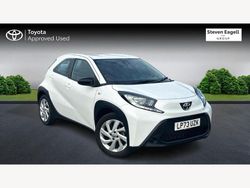 White Used 2023 Toyota Aygo X PURE SUV | £13,940