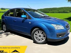 Blue Used 2005 Ford Focus Ghia Hatchback | £995 (Fair price)