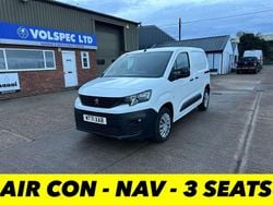 White Used 2021 Peugeot Partner Premium Van | £8,000 (Good price)