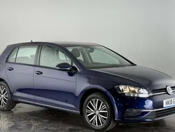 Blue Used 2018 VW Golf VII SE Hatchback | £12,900 (Fair price)