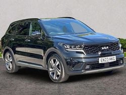 Black Used 2023 Kia Sorento SUV | £38,115 (Fair price)