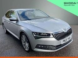 Brilliant silver metallic Used 2021 Skoda Superb SE L Hatchback | £17,295 (Fair price)