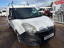 White Used 2014 Vauxhall Combo MPV | £2,035 (Super price)